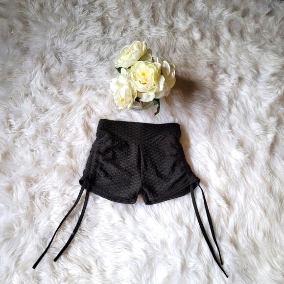 Scrunch Booty Shorts Small Workout Booty Lifting Black NEW - Picture 2 of 8